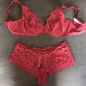 36D Unlined Demi Bra and Matching Panties (M)